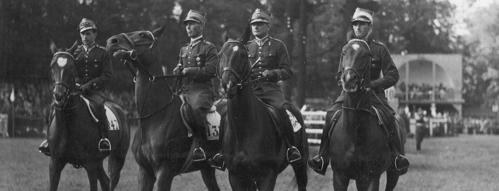 XI Międzynarodowe Zawody Hippiczne o "Puchar Narodów" na hipodromie w Łazienkach Królewskich w Warszawie. Źródło: NAC