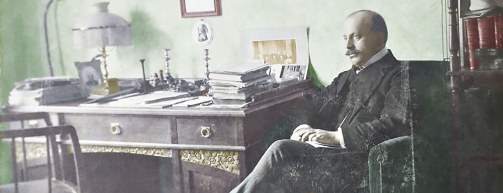 Antoni Wespański w swoim Gabinecie.